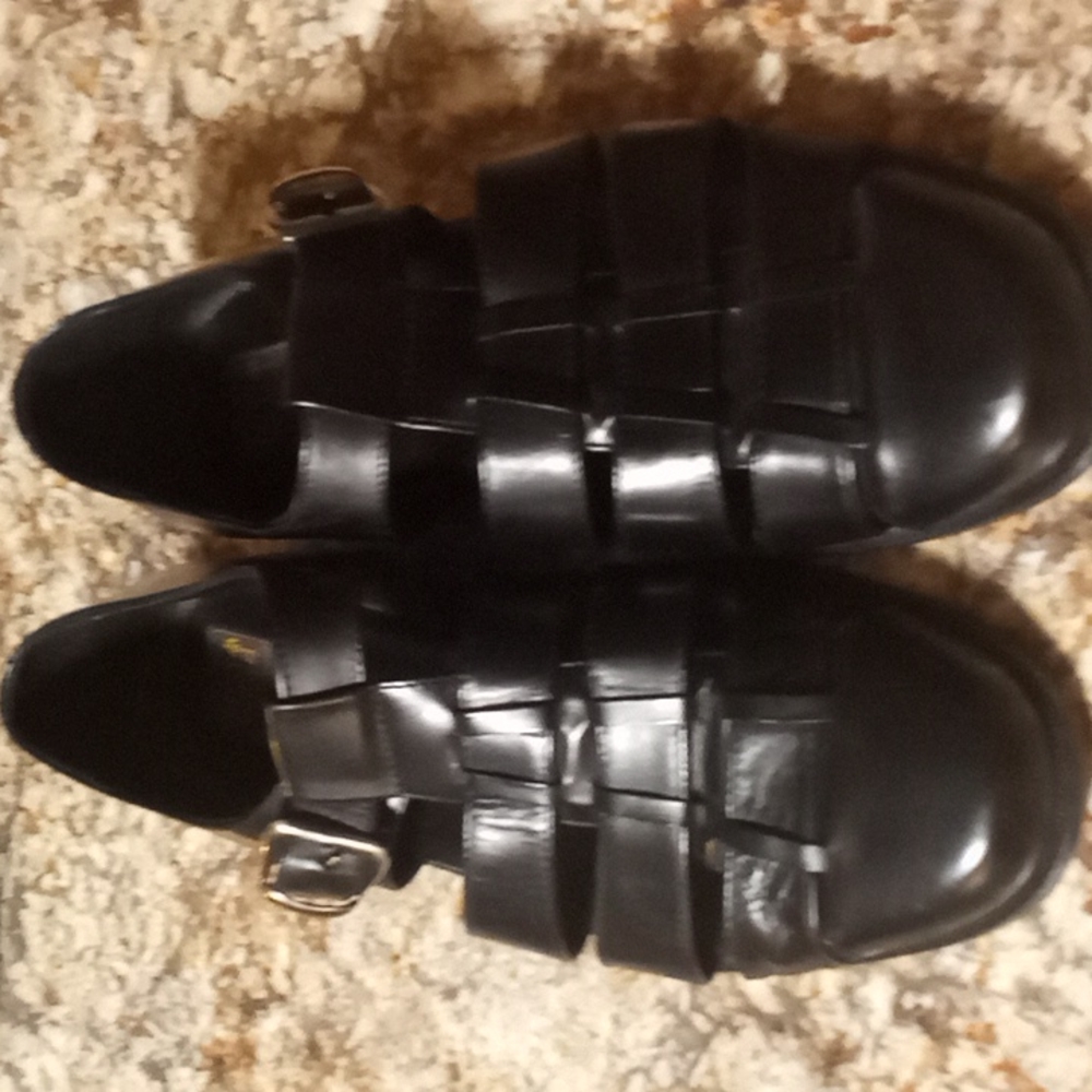 Pitti Shoes Made In Italy, Black Leather Sandal, Size 10. (EUC)